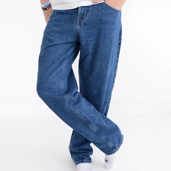 Vintage Guess Medium  Wash Straight Leg Denim Jeans - Picture 2 of 12